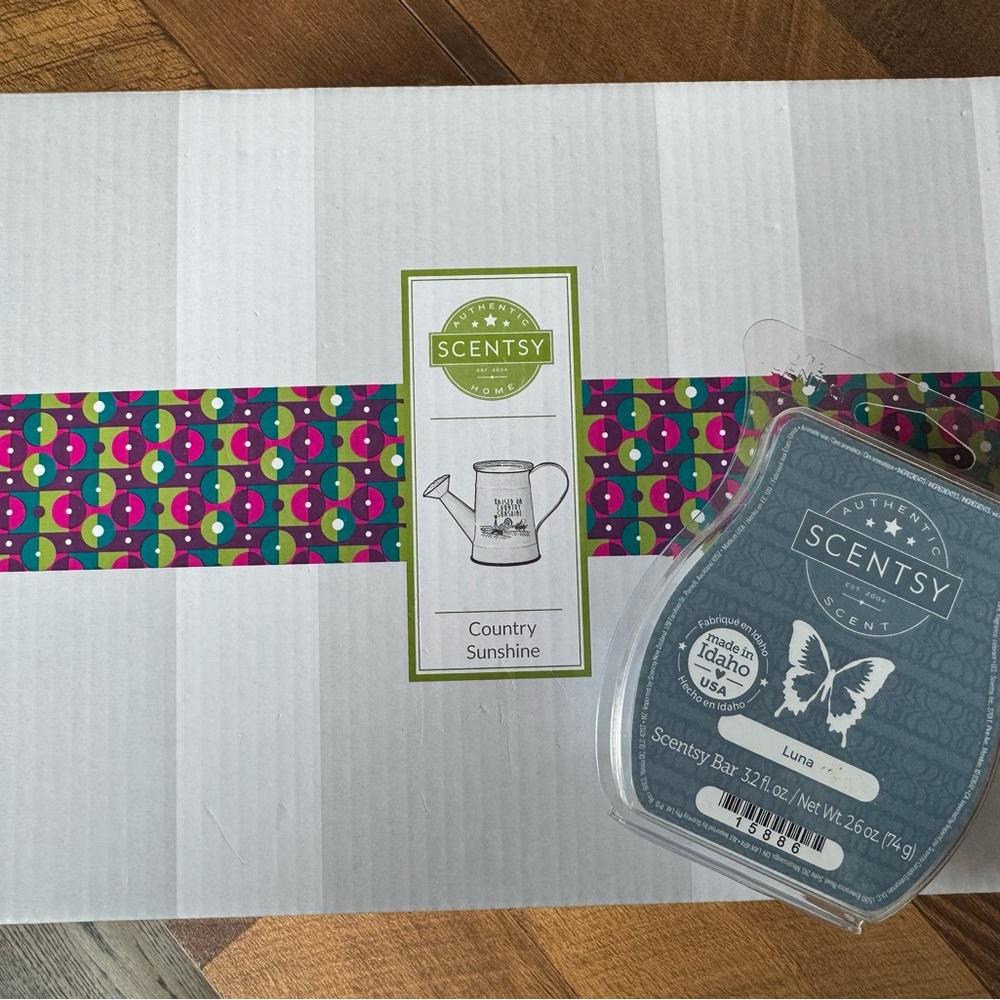 Scentsy Country Sunshine Warmer and Luna Scent Bar